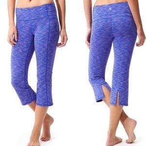 Athleta Ananda Power Split Calf Capri Leggings